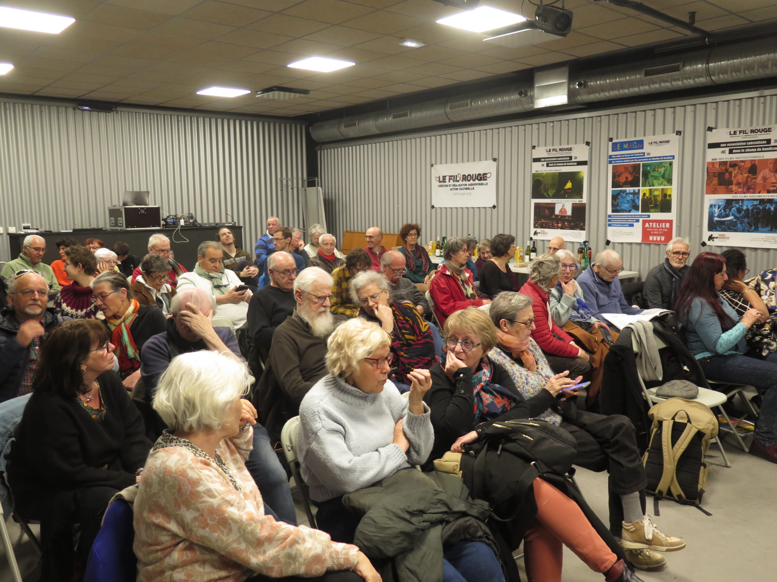 Salle pleine au dernier CINÉ-DÉBAT autour du film « 36 le grand tournant »